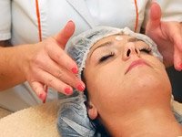 Mikromasáž očního okolí Mikromasáž očního okolí