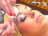 Trhání obočí Trhání obočí