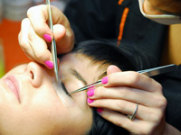 Prodlužování řas kvalitním lepidlem Prodlužování řas kvalitním lepidlem